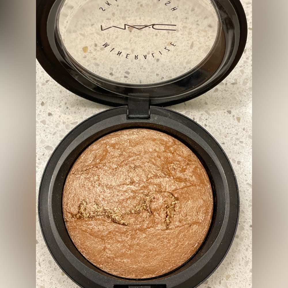 MAC Cosmetics